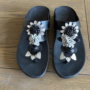 Fitflop Fino Floral Cluster Toe Post Sandals Black Size 8